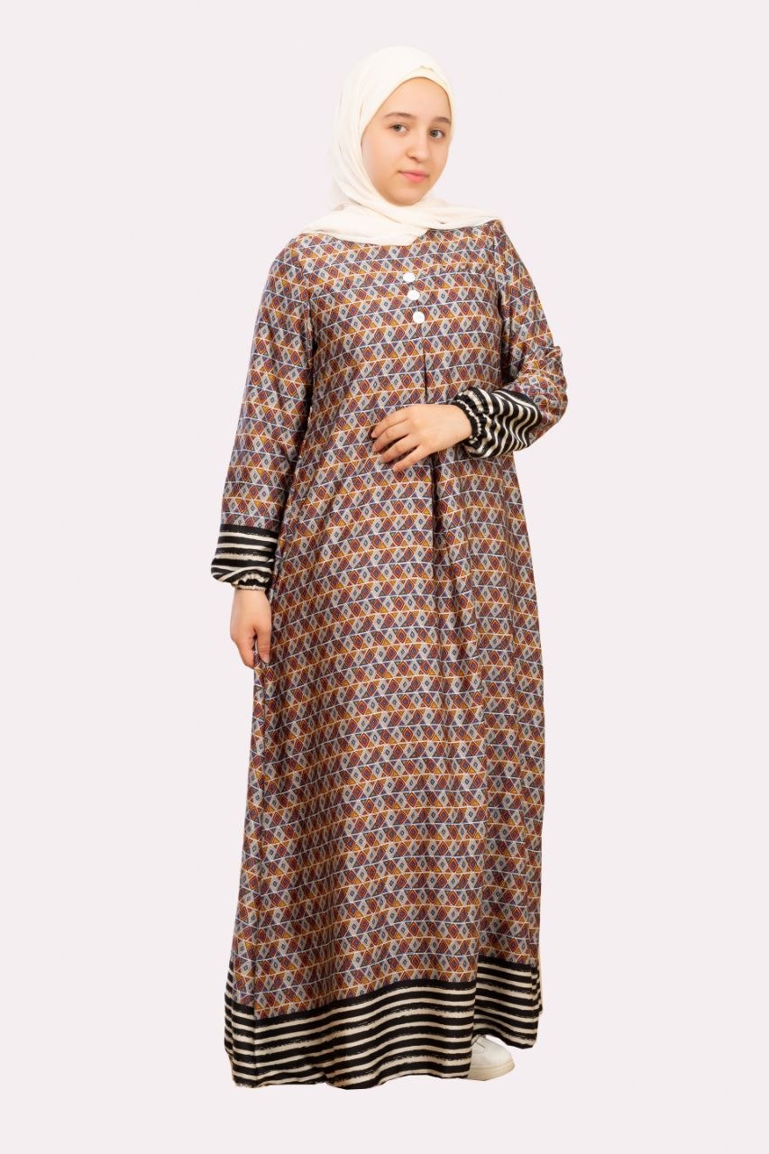 فستان ساتان زهري مزهر للفتيات من Hijaby.eg بتصميم أنيق وأنيق بطول ميدي مع ألوان زاهية ومظهر فاخر